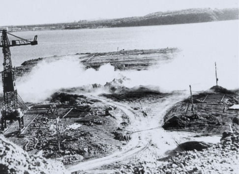 Взрыв большого камня в 1954 году
